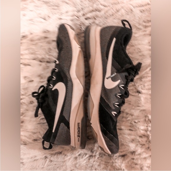 NILE ZOOM WOMENS SNEAKERS BLACK WHITE LACE UP TENNIS SHOES GREAT CONDITION 8.5 M - Picture 3 of 10